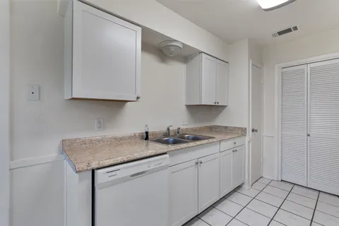 $350,000 | 212 Rockcrest Drive, Georgetown, TX 78628