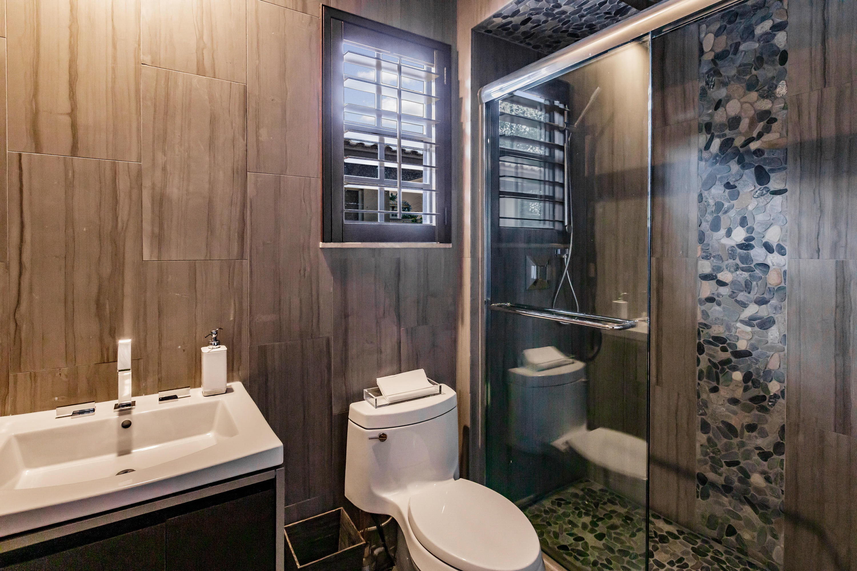 147 Barcelona Drive Jupiter, FL 33458 - Photo 24 of 63 Photo-23