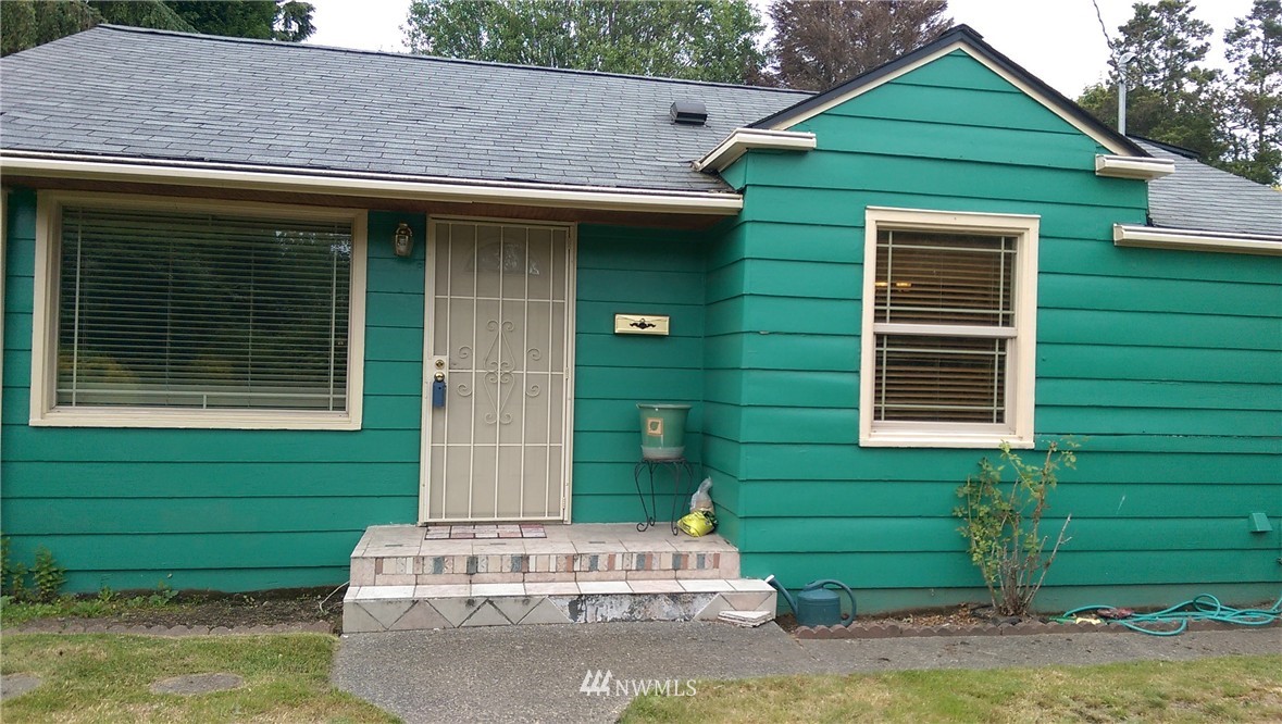11928 Renton Avenue South Seattle, WA 98178 - Photo 1 of 15 Gallery Image 1