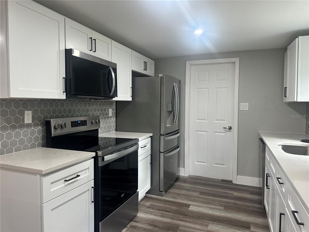 12922 Post Road Hudson, FL 34669 - Photo 8 of 23