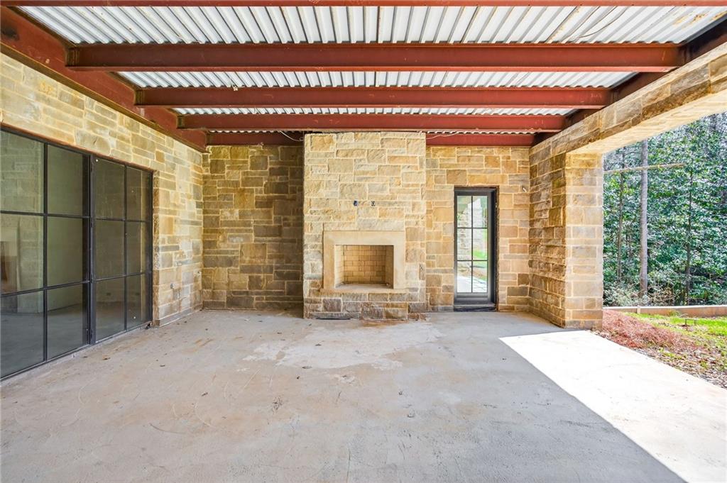 312 Blackland Road Northwest Atlanta, GA 30342 - Photo 47 of 58 an empty room with windows
