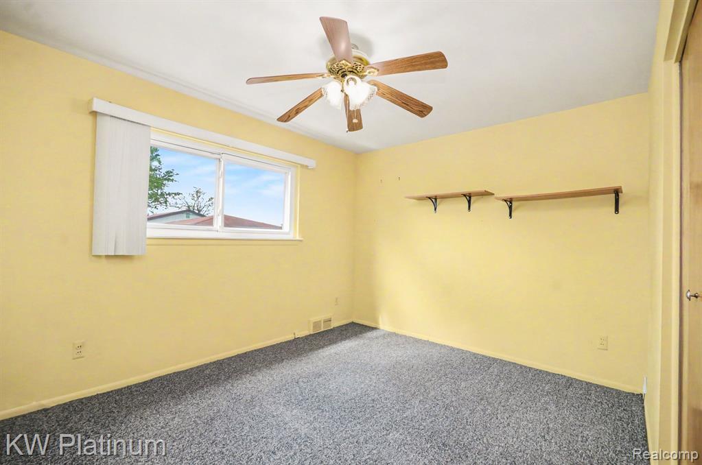 13646 Edwin Court Warren, MI 48088 - Photo 14 of 23