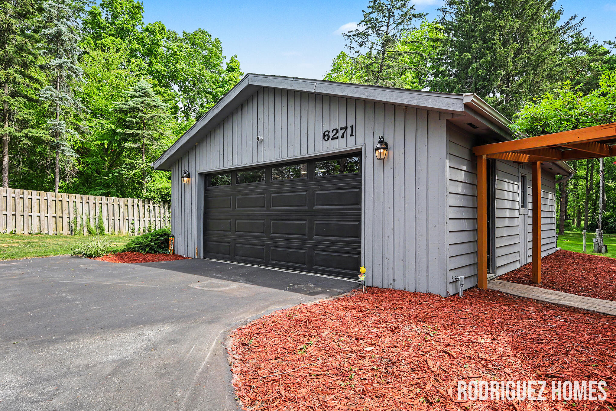 6271 Cascade Road Southeast Grand Rapids, MI 49546 - Photo 34 of 36 IMG_2794