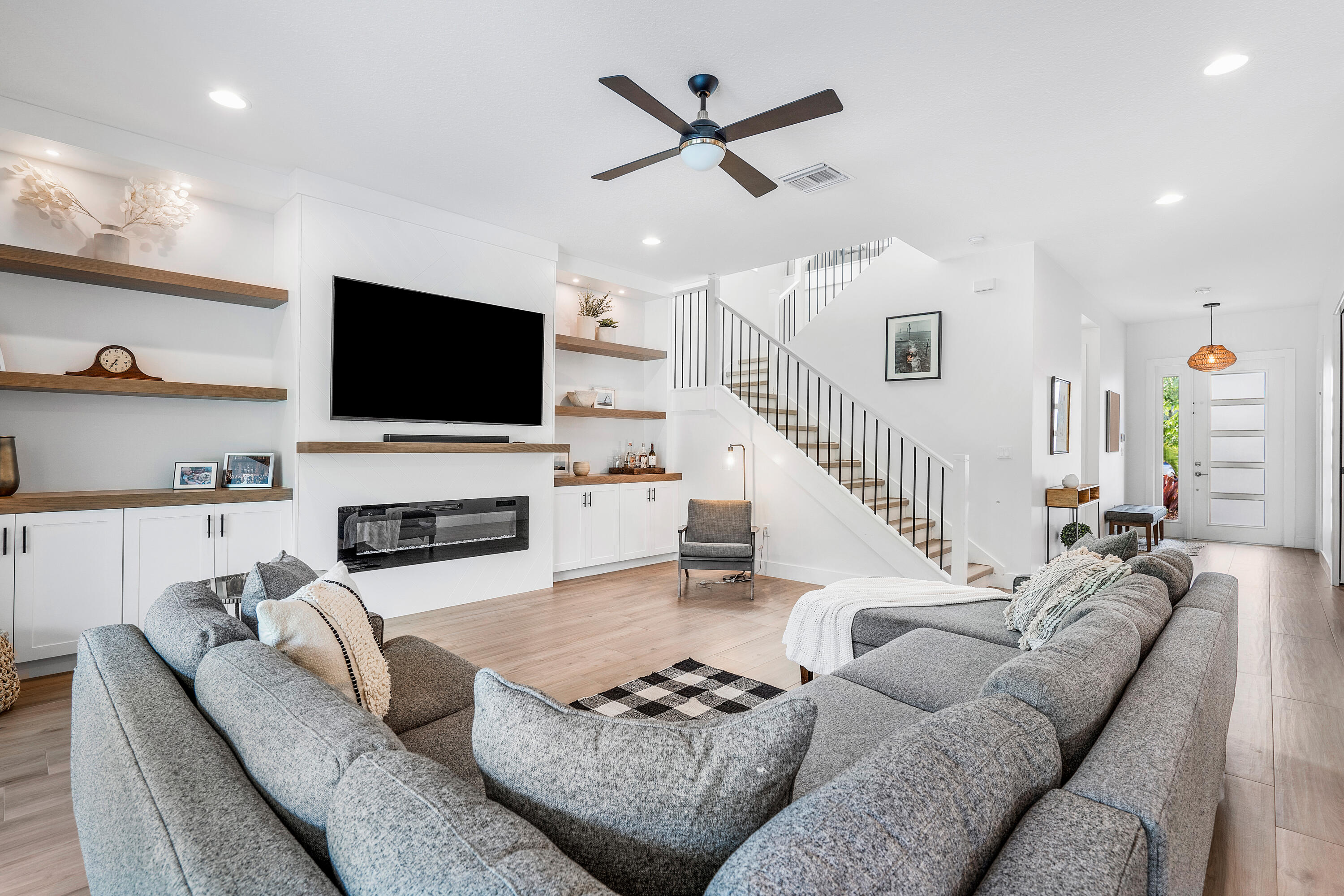 17528 Rainstream Road Boca Raton, FL 33496 - Photo 9 of 51 Family Room