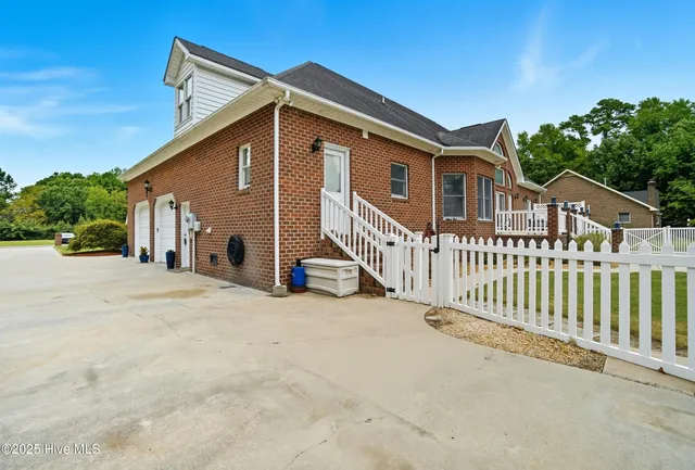 $743,500 | 138 Dances Bay Road, Elizabeth City, NC 27909