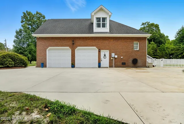 $743,500 | 138 Dances Bay Road, Elizabeth City, NC 27909