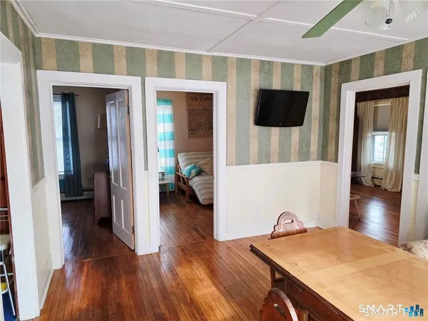 $1,900 | 22 Stillman Avenue, Stonington, CT 06379