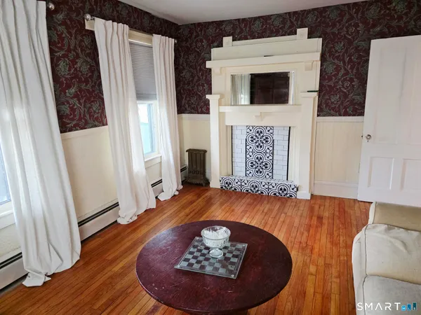 $1,900 | 22 Stillman Avenue, Stonington, CT 06379