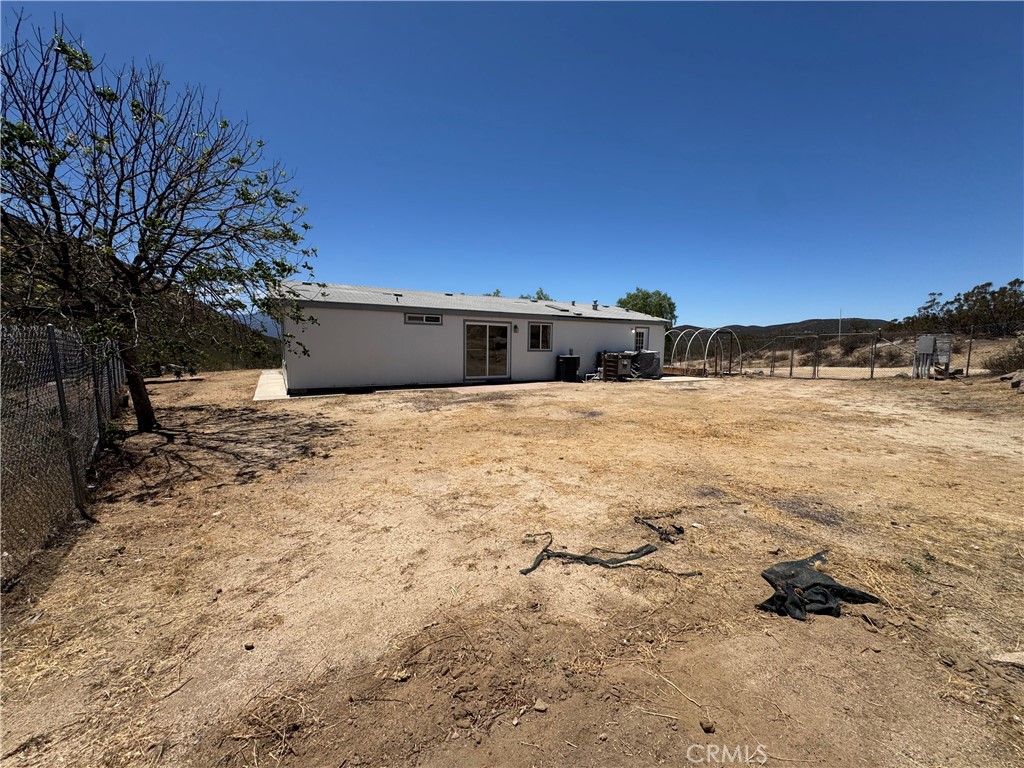 41251 Rope Road Hemet, CA 92544 - Photo 25 of 32 Backyard View