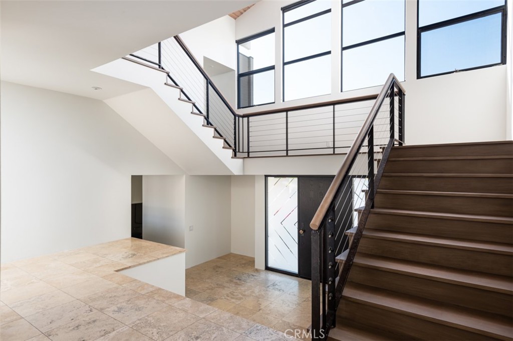 810 Emerald Bay Laguna Beach, CA 92651 - Photo 10 of 28 a view of entryway