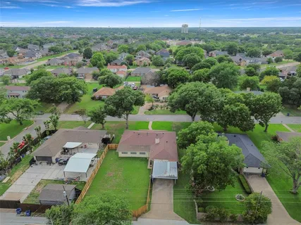 $270,000 | 152 Stardust Lane, DeSoto, TX 75115