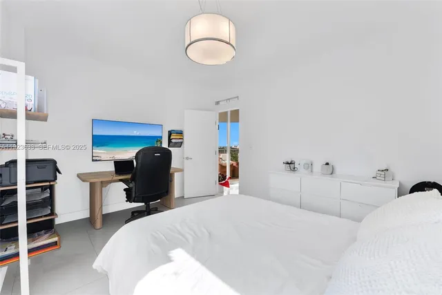 $1,250,000 | 19500 Turnberry Way, Unit 7D, Aventura, FL 33180