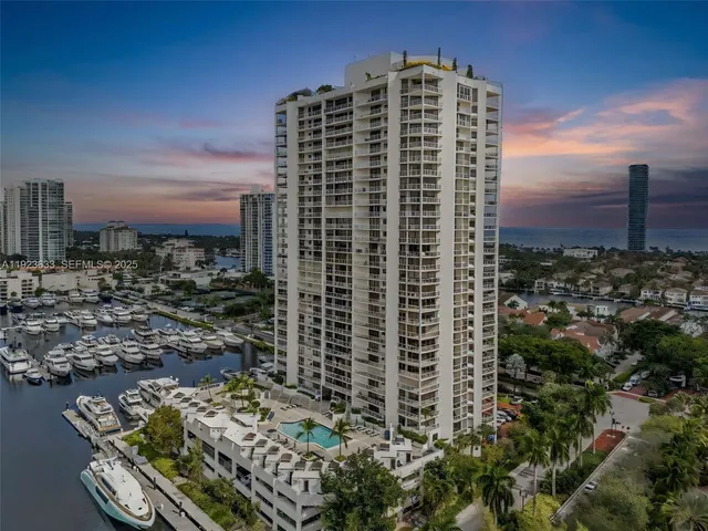 $1,250,000 | 19500 Turnberry Way, Unit 7D, Aventura, FL 33180