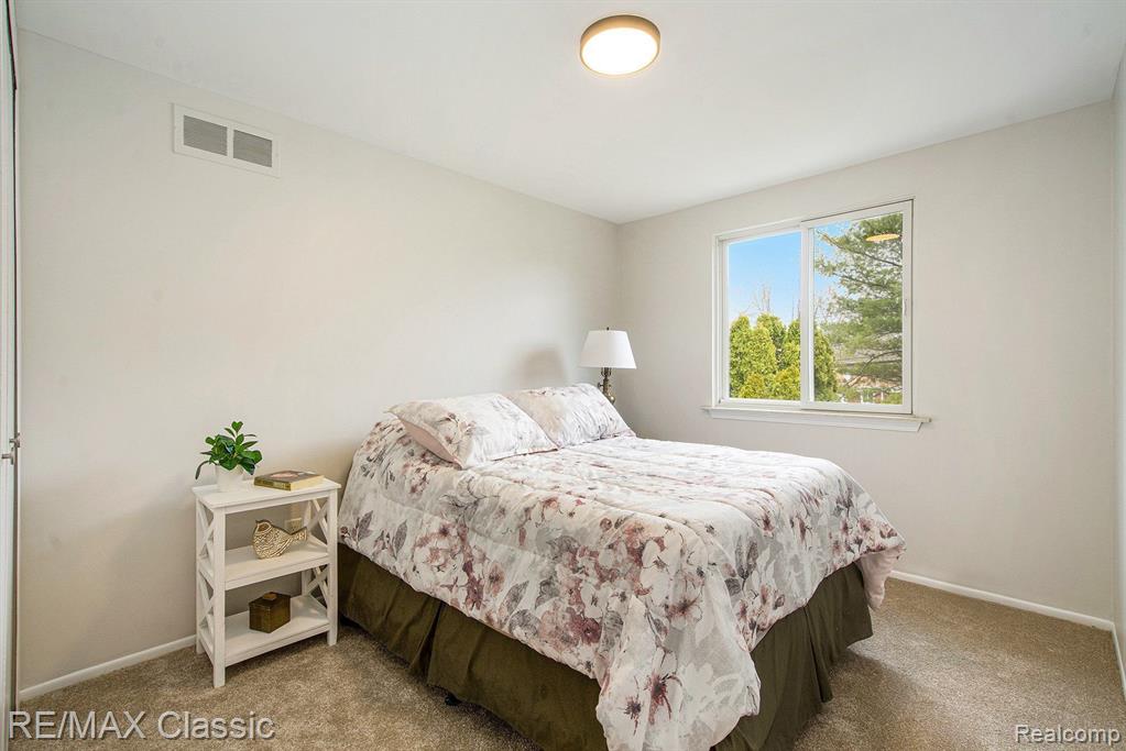 14042 Riga Livonia, MI 48154 - Photo 16 of 25