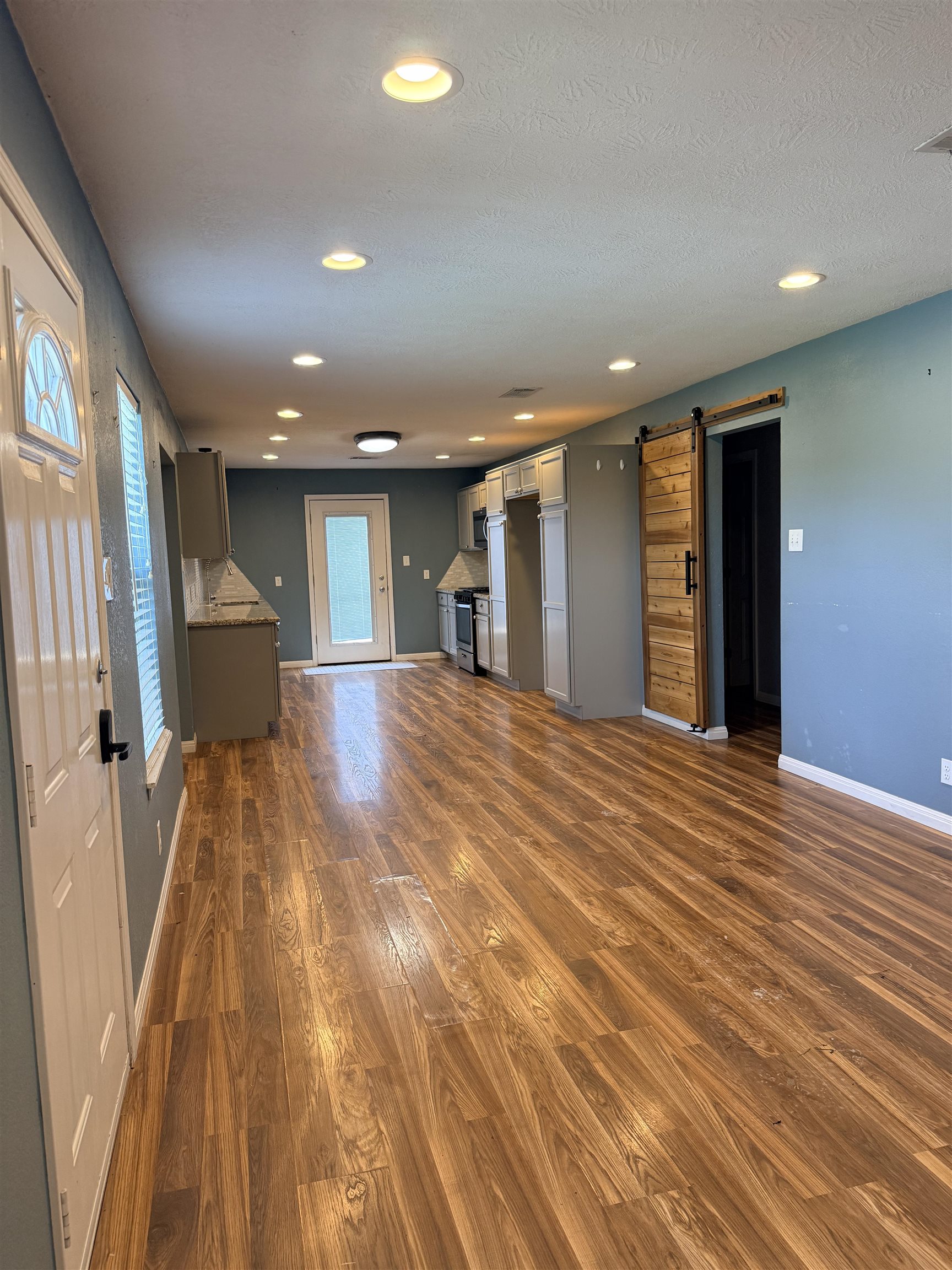 2830 Maple Avenue Groves, TX 77619 - Photo 8 of 19