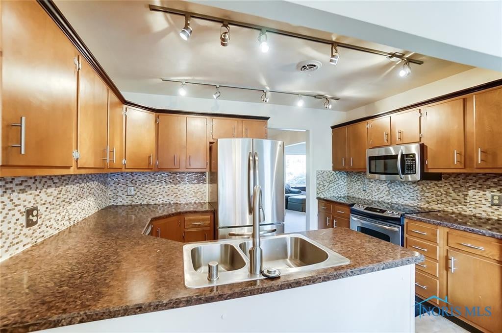 700 Hawthorne Road Findlay, OH 45840 - Photo 12 of 30 Gallery Image 12