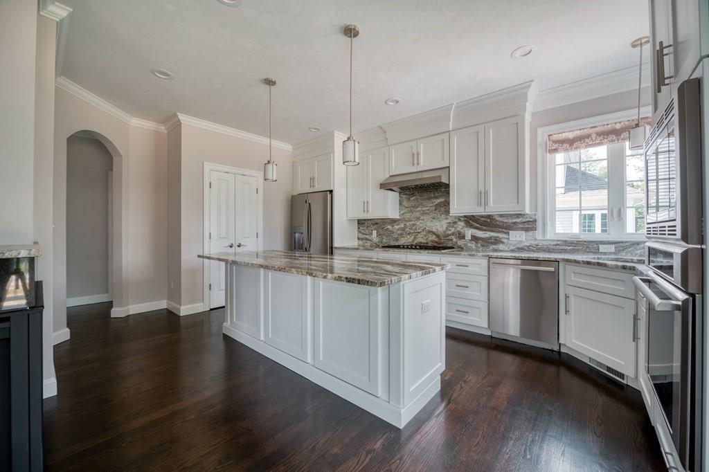 4 Point Road, Unit 2 Shrewsbury, MA 01545 - Photo 2 of 39