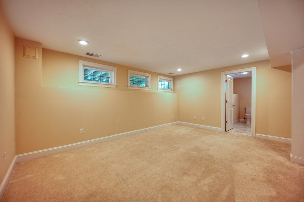 4 Point Road, Unit 2 Shrewsbury, MA 01545 - Photo 26 of 39