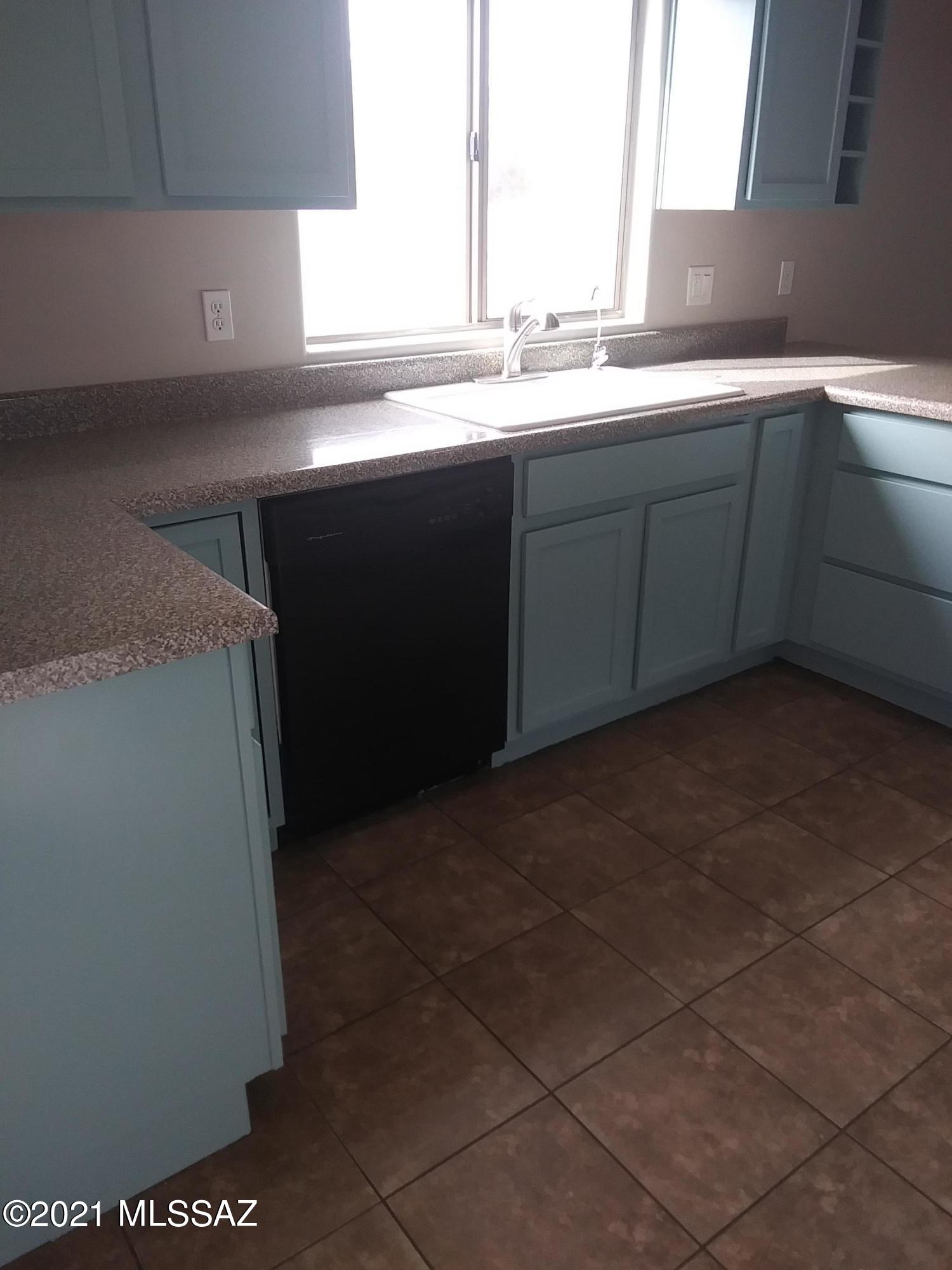 2125 East 35th Street Tucson, AZ 85713 - Photo 7 of 21