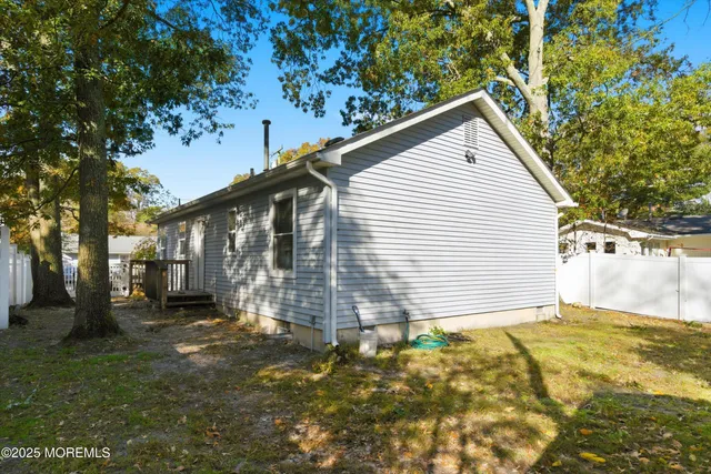 $325,000 | 833 Rodgers Street, Lanoka Harbor, NJ 08734