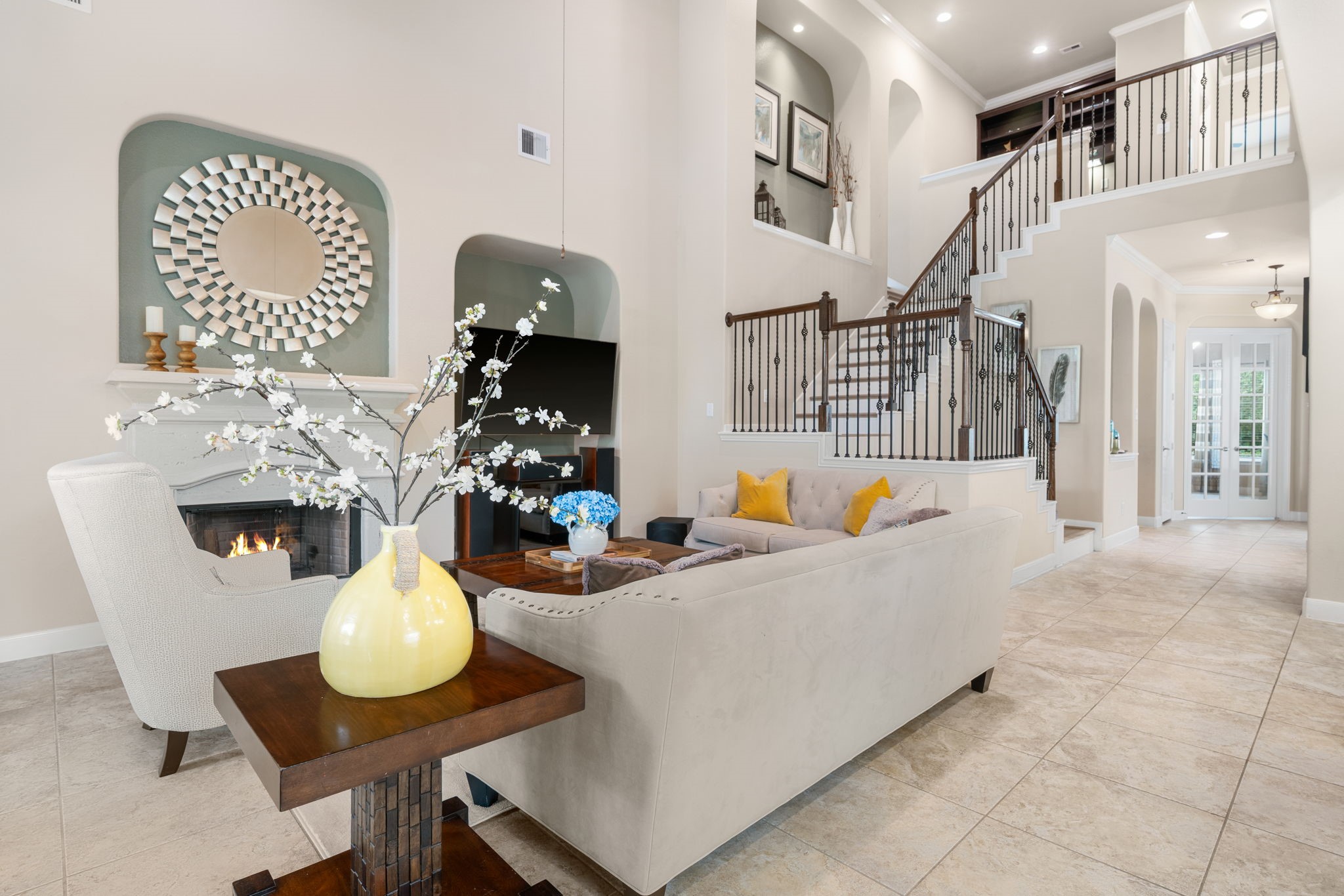 11 Pintuck Place Spring, TX 77389 - Photo 10 of 40 a living room with furniture and a table