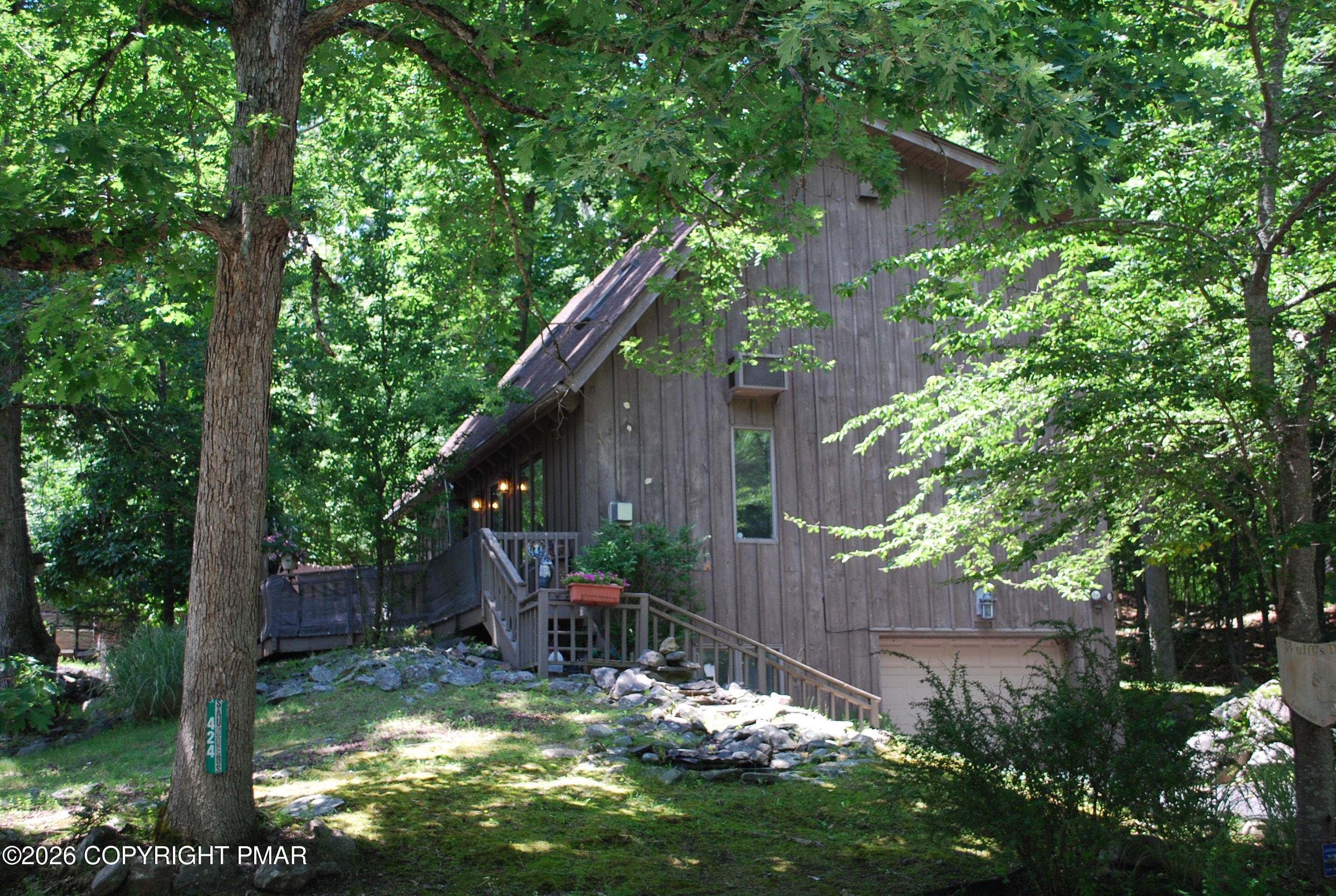 424 Saunders Drive Bushkill, PA 18324 - Photo 35 of 35 DSC_0524