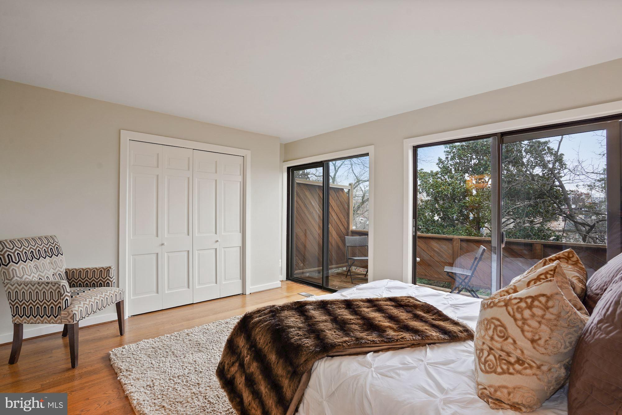 2425 Tunlaw Road Northwest Washington, DC 20007 - Photo 11 of 40 Gallery Image 11