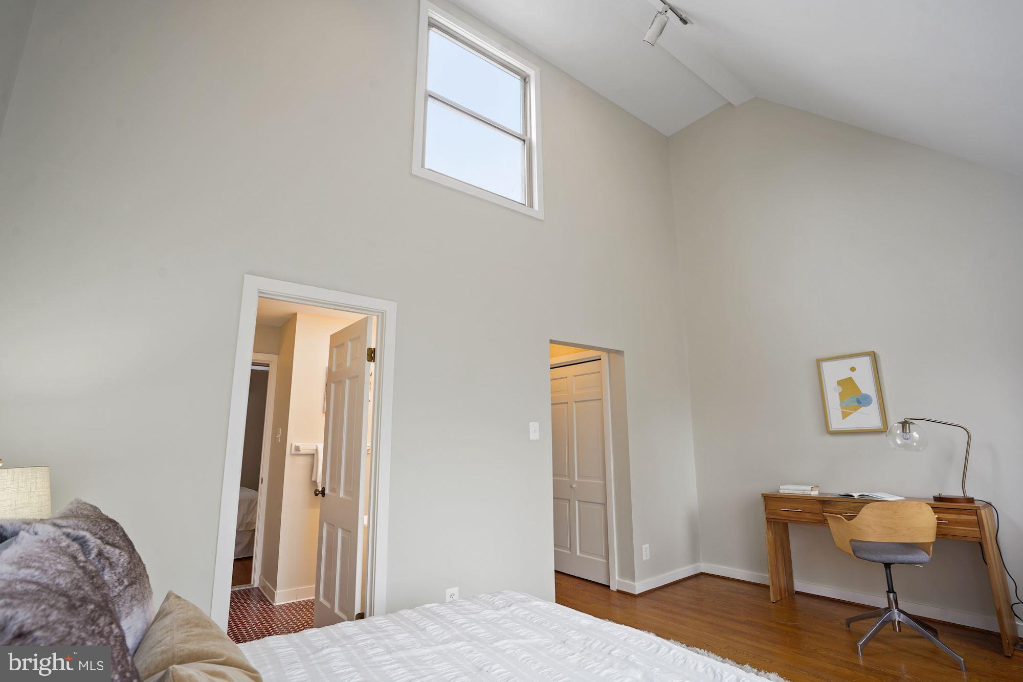 2425 Tunlaw Road Northwest Washington, DC 20007 - Photo 16 of 40 Gallery Image 16