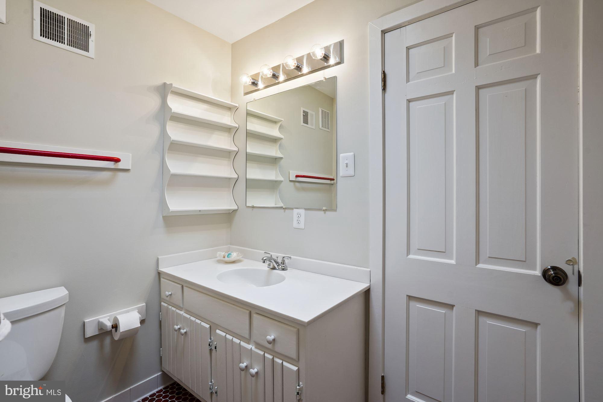 2425 Tunlaw Road Northwest Washington, DC 20007 - Photo 17 of 40 Gallery Image 17
