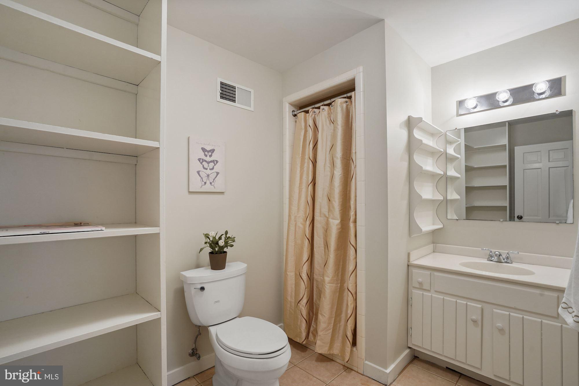 2425 Tunlaw Road Northwest Washington, DC 20007 - Photo 22 of 40 Gallery Image 22