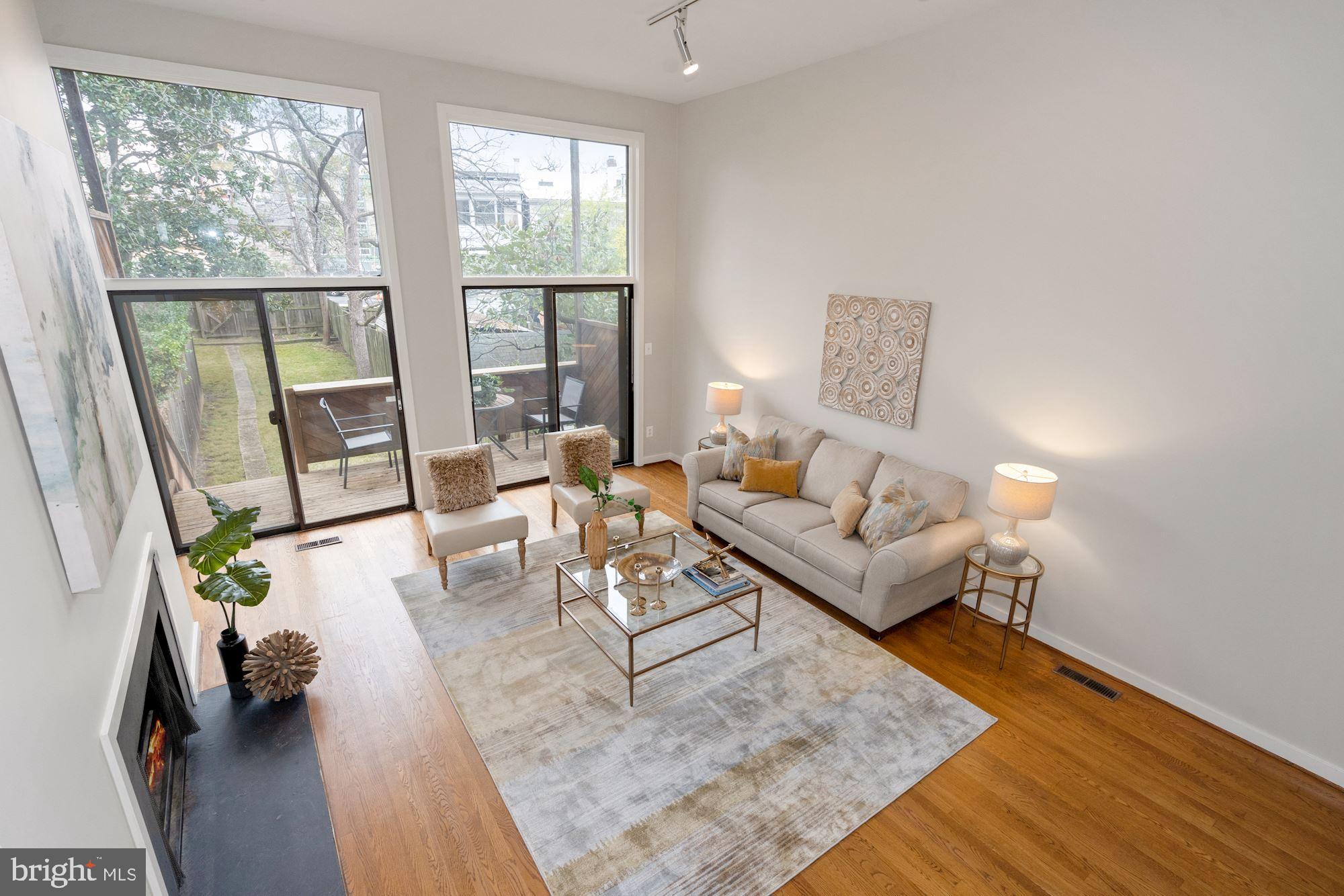 2425 Tunlaw Road Northwest Washington, DC 20007 - Photo 4 of 40 Gallery Image 4