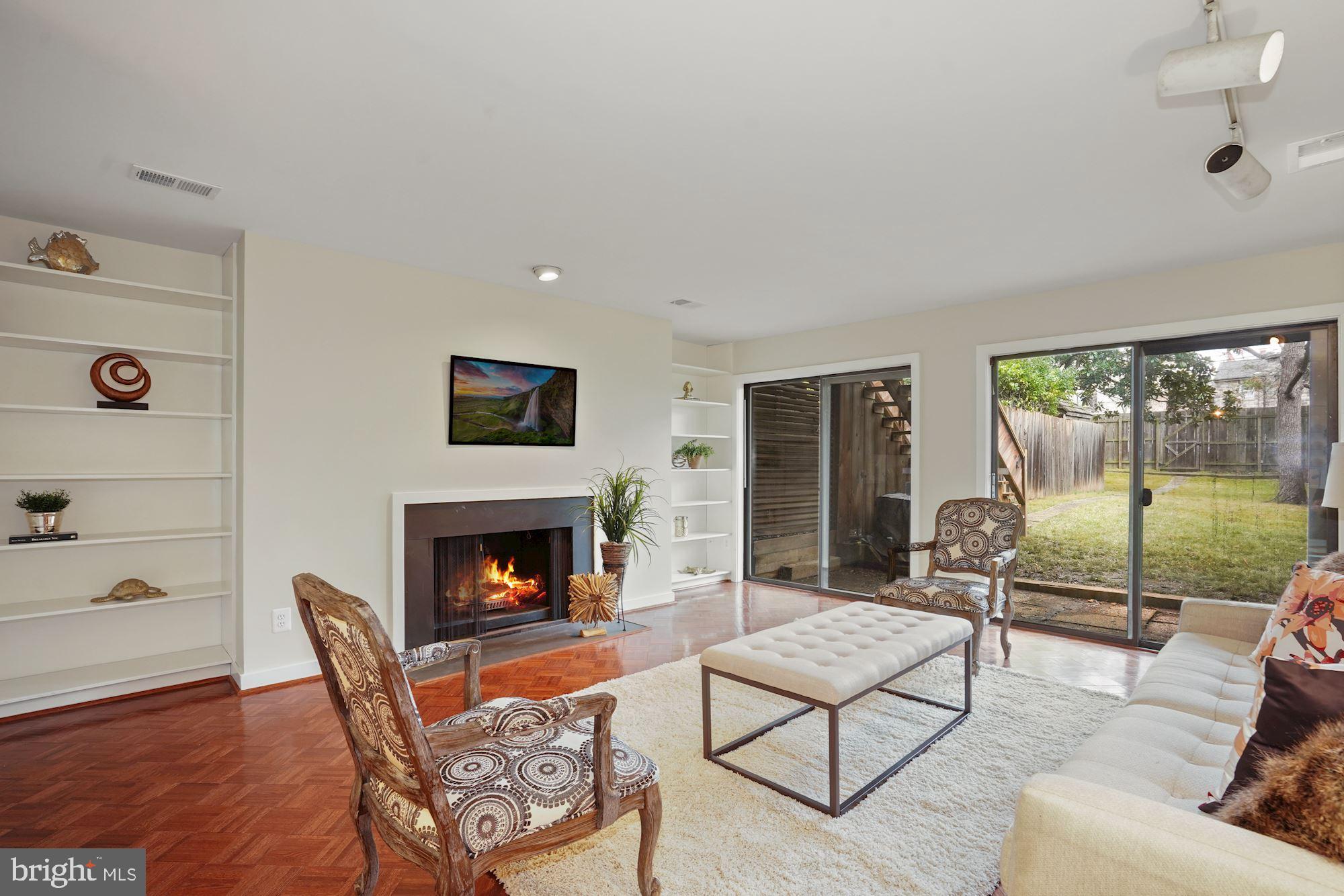 2425 Tunlaw Road Northwest Washington, DC 20007 - Photo 9 of 40 Gallery Image 9