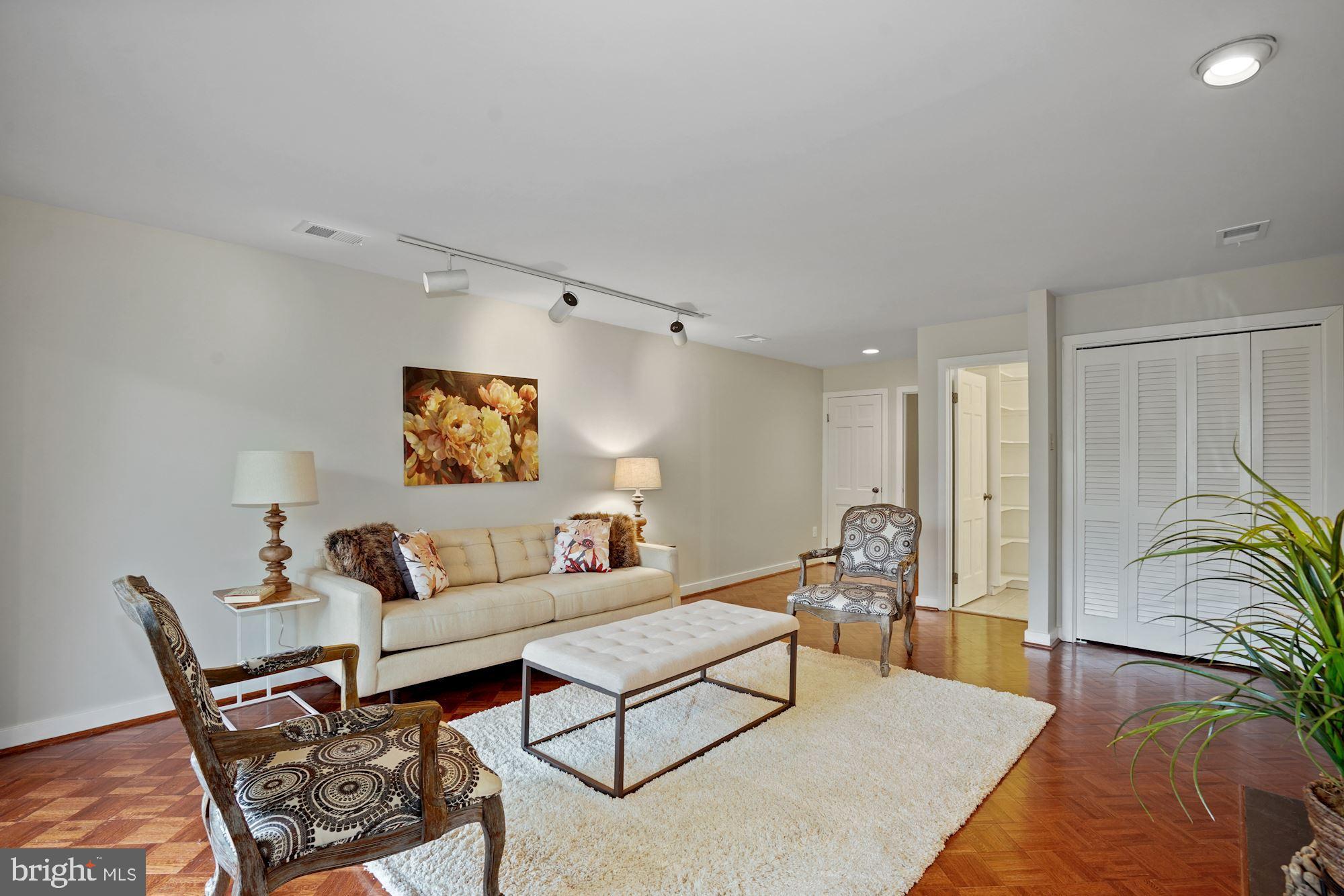 2425 Tunlaw Road Northwest Washington, DC 20007 - Photo 10 of 40 Gallery Image 10