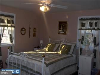 650 Spring Lane Philadelphia, PA 19128 - Photo 5 of 6 Bedroom - Main
