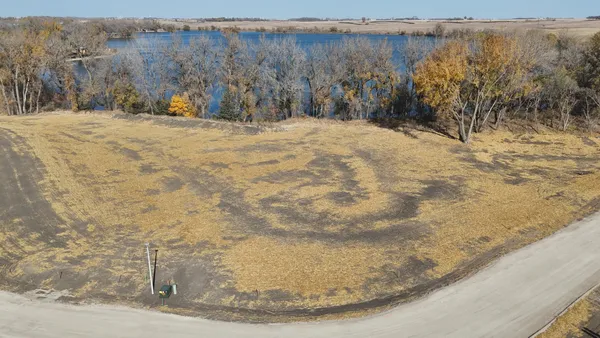 $150,000 | 10 Cottonwood Lake Drive, Windom, MN 56101