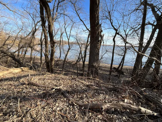 $150,000 | 10 Cottonwood Lake Drive, Windom, MN 56101