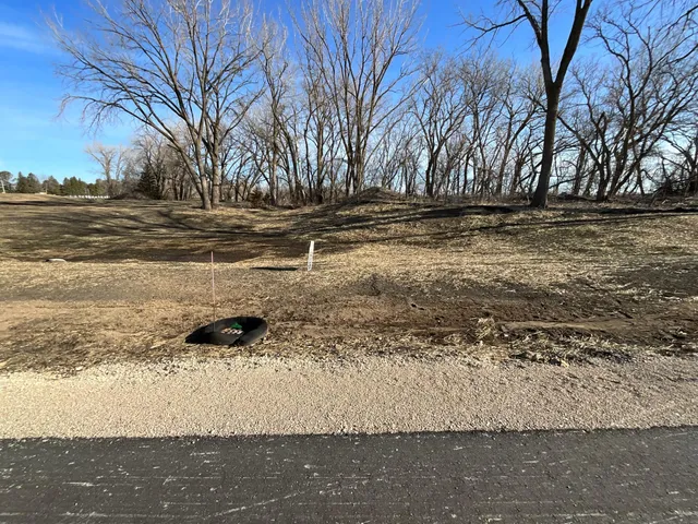 $150,000 | 10 Cottonwood Lake Drive, Windom, MN 56101