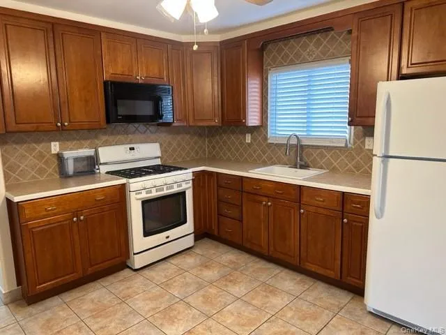 $3,300 | 147-28 22nd Avenue | Whitestone