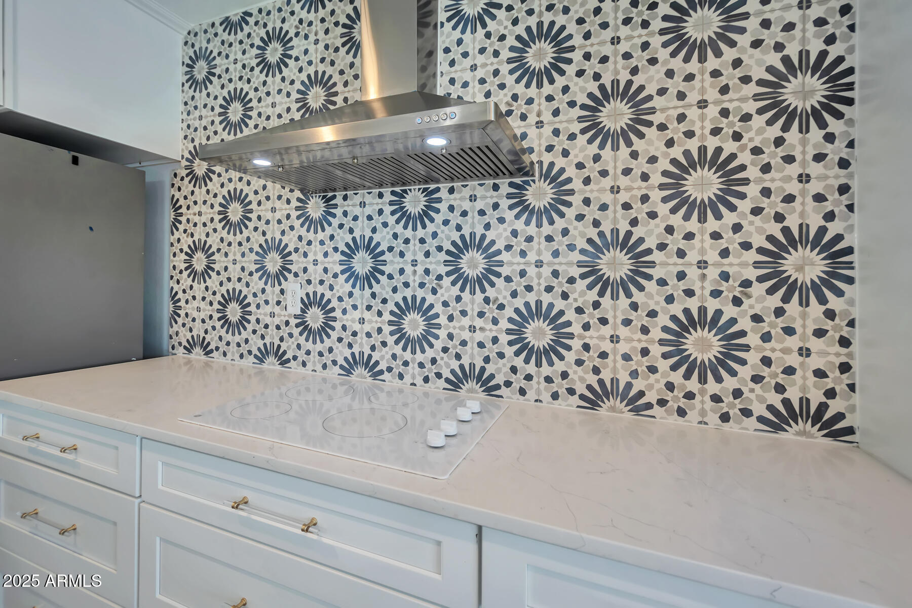 1644 East Broadmor Drive Tempe, AZ 85282 - Photo 33 of 49 a bathroom with a bathtub and shower