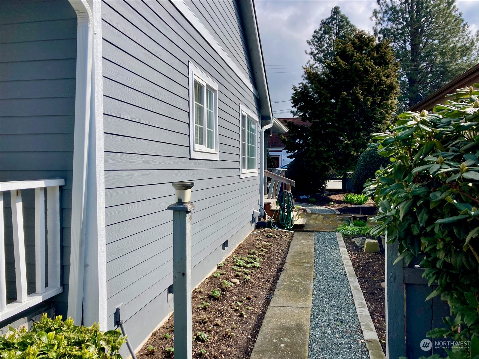 522 Centre Street La Conner, WA 98257 - Photo 24 of 30 a view of a pathway with a backyard