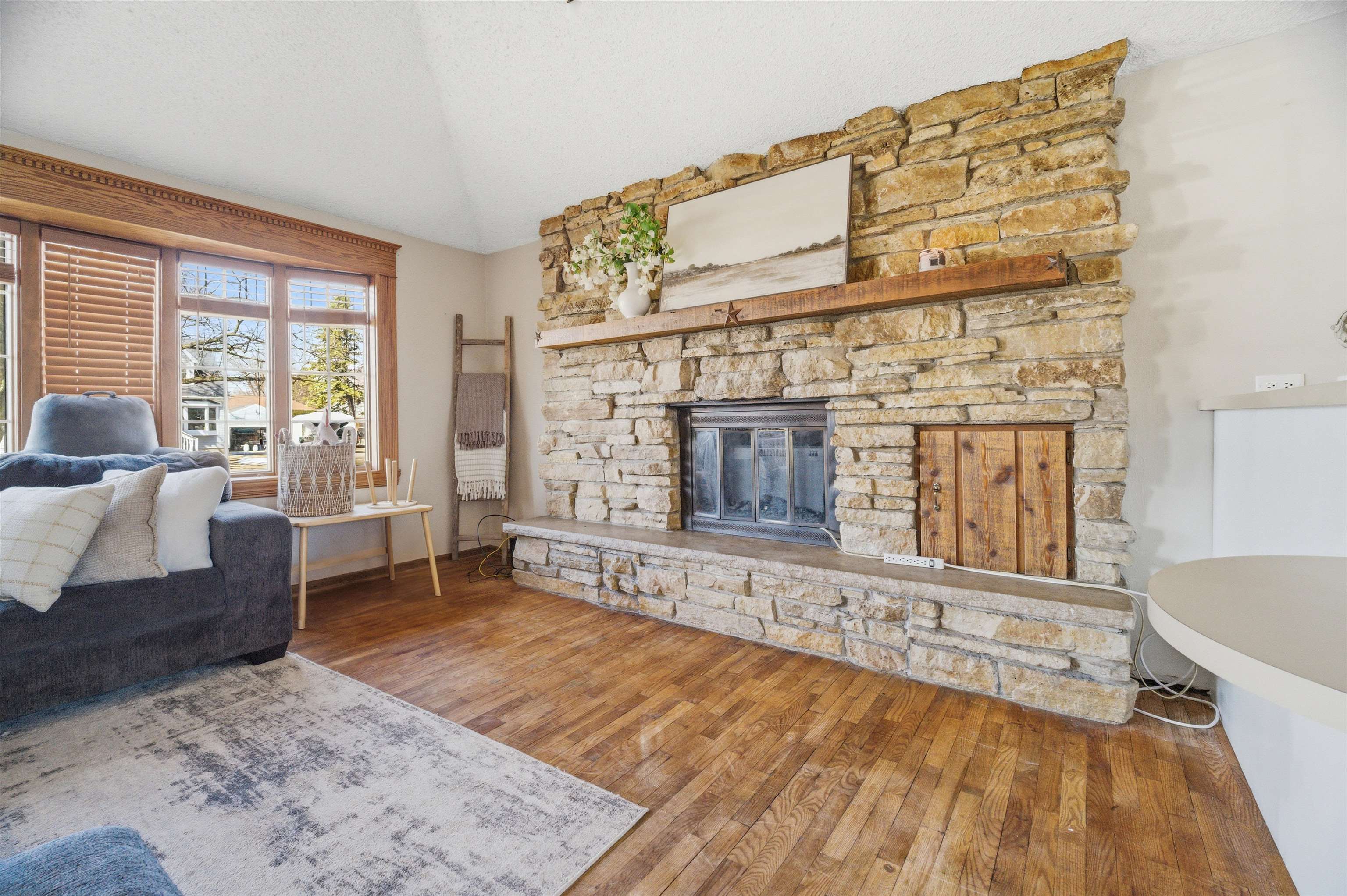 2602 North William Street Appleton, WI 54914 - Photo 3 of 23