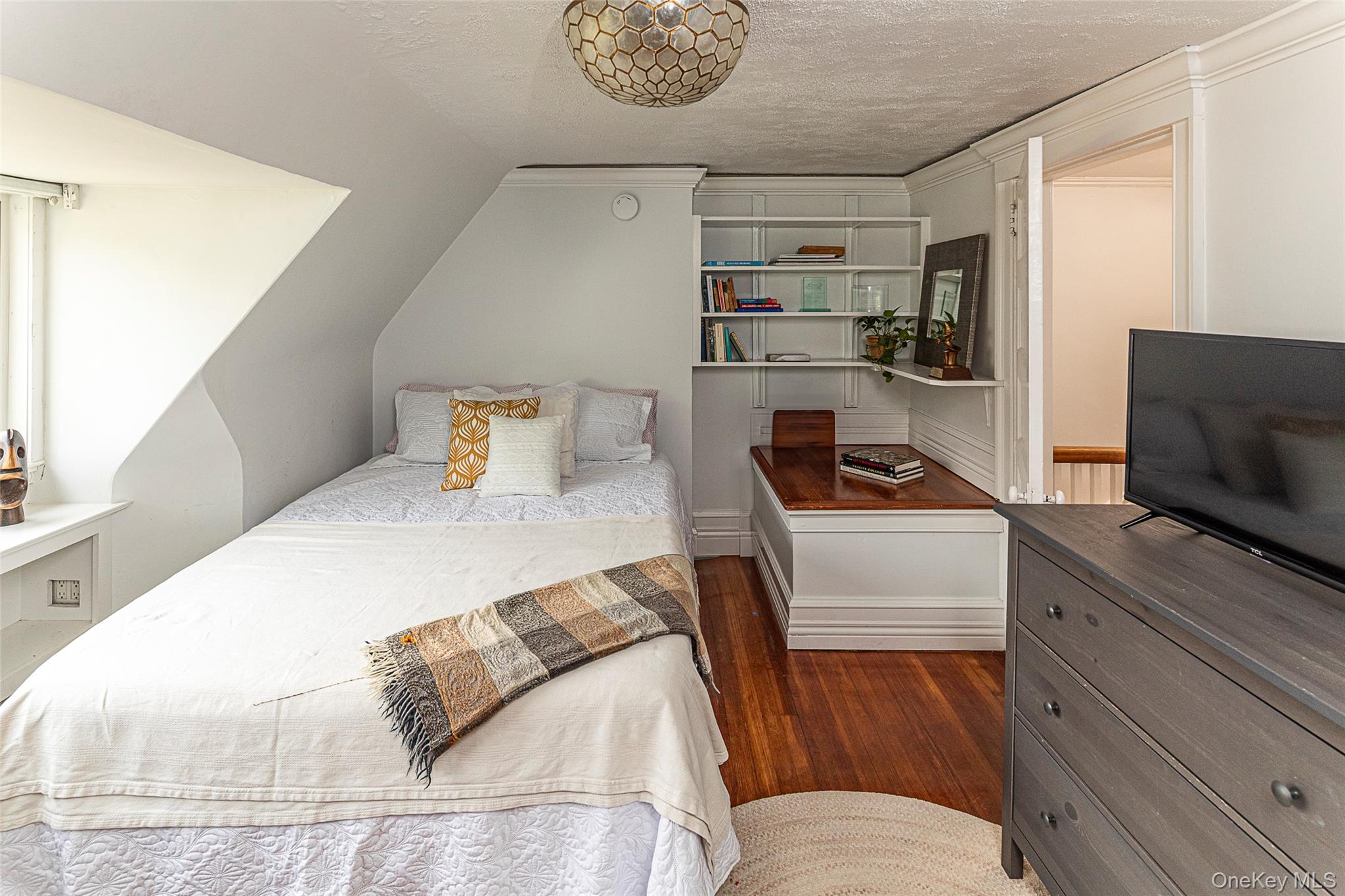 41 Sagamore Road Bronxville, NY 10708 - Photo 22 of 38 Third bedroom on third floor