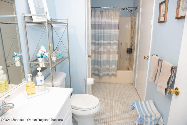 501 Harding Road, Unit 7 Freehold, NJ 07728 - Photo 13 of 14 c7aeac0d70c2c07f0721aefa8d2923ac-large