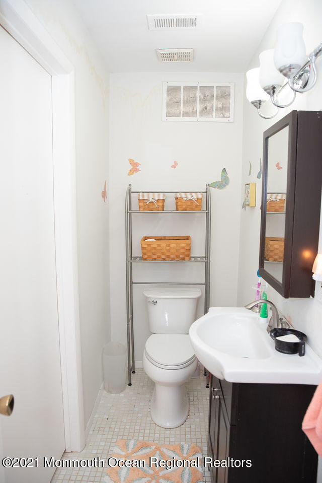 501 Harding Road, Unit 7 Freehold, NJ 07728 - Photo 10 of 14 10a0e558237f458c6391aba728f62337-large