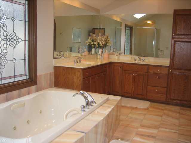 4041 Longhill Road Columbus, OH 43220 - Photo 18 of 18