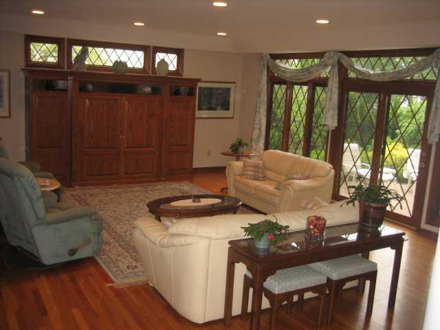 4041 Longhill Road Columbus, OH 43220 - Photo 5 of 18