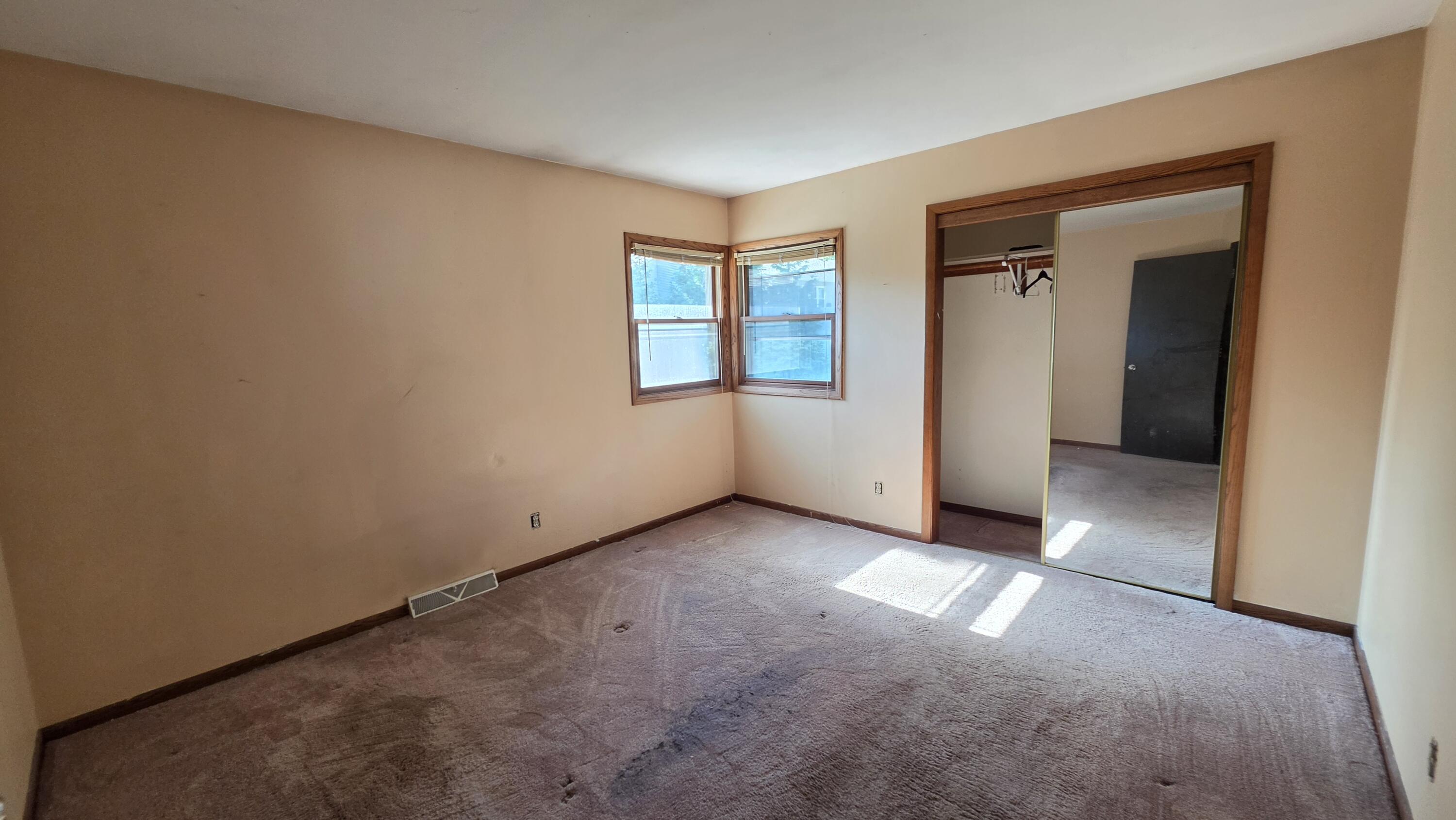 3415 West Cold Spring Road Greenfield, WI 53221 - Photo 10 of 16 20260710_084022