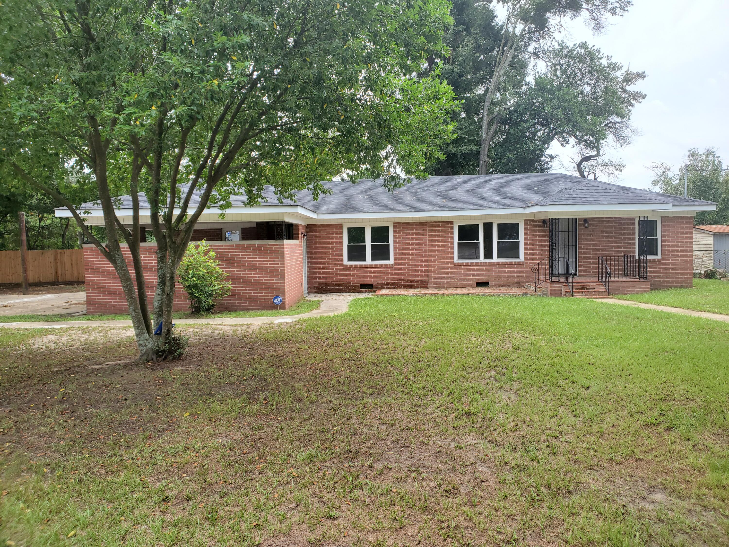 124 Green Swamp Road Sumter, SC 29150 - Photo 2 of 9 20260805_153515