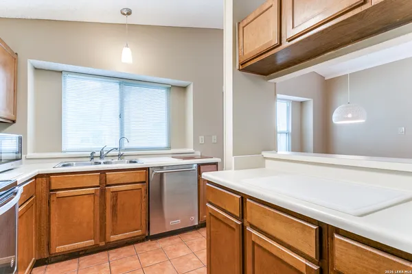 $1,950 | 12107 Magnolia Blossom, San Antonio, TX 78247