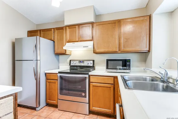 $1,950 | 12107 Magnolia Blossom, San Antonio, TX 78247